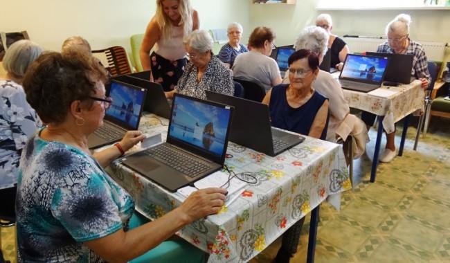 zajęcia komputerowe dla Seniorow